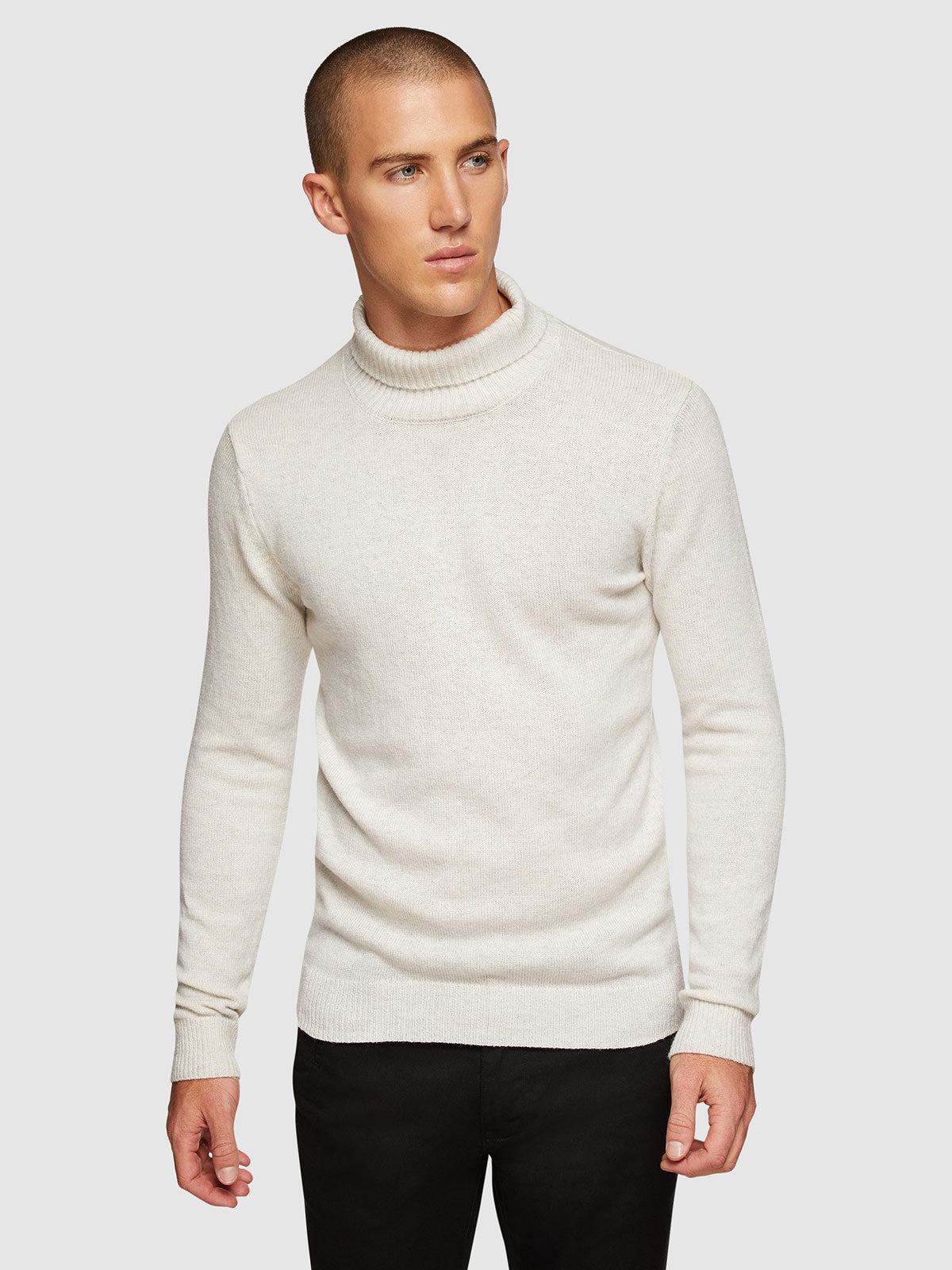 NOAH TURTLE NECK KNIT