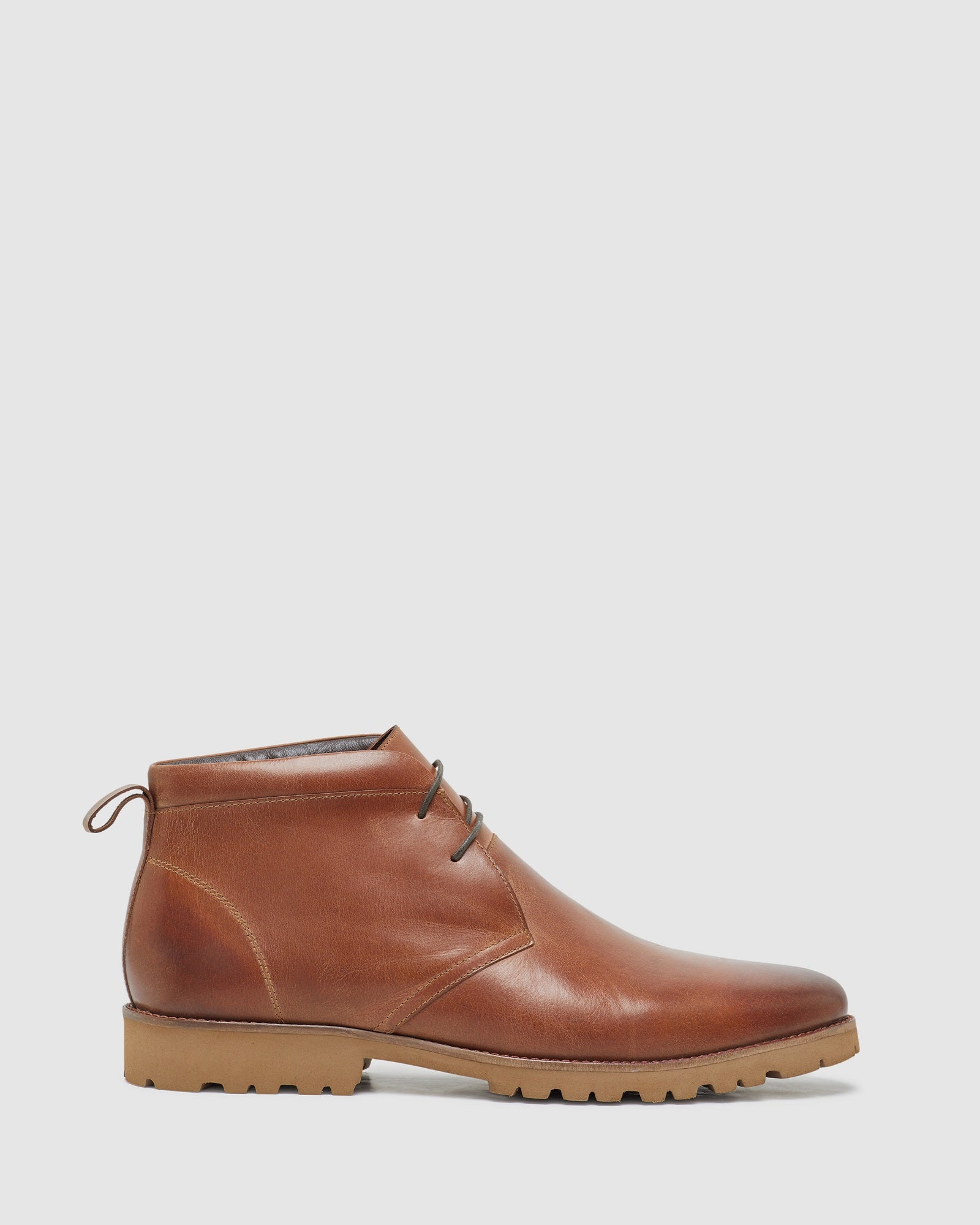 DIRK LEATHER CHUKKA BOOTS