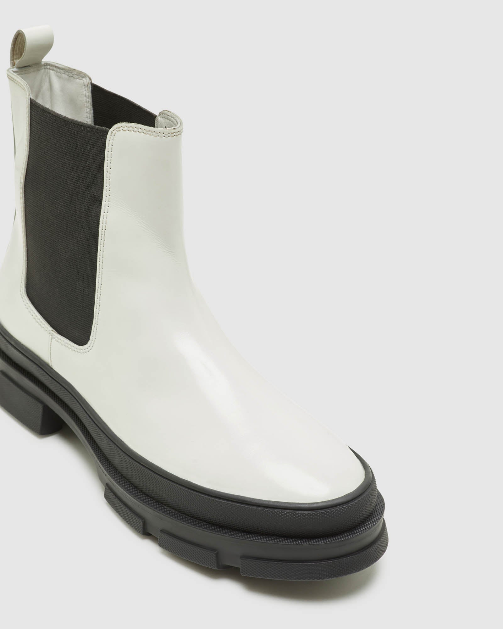 LEO CHELSEA BOOTS