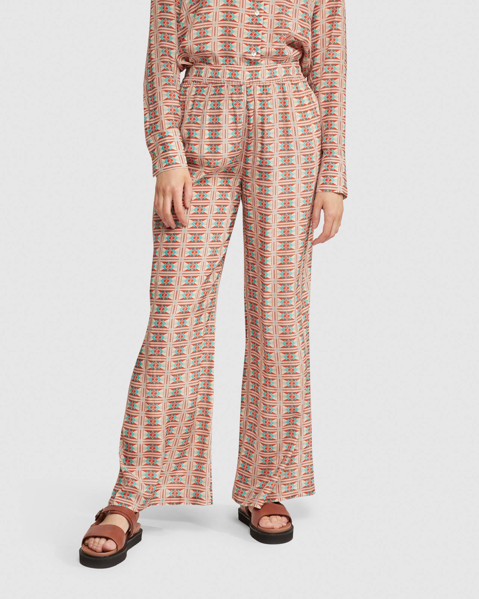 CHANTEL GEO PRINTED WIDE LEG PANTS