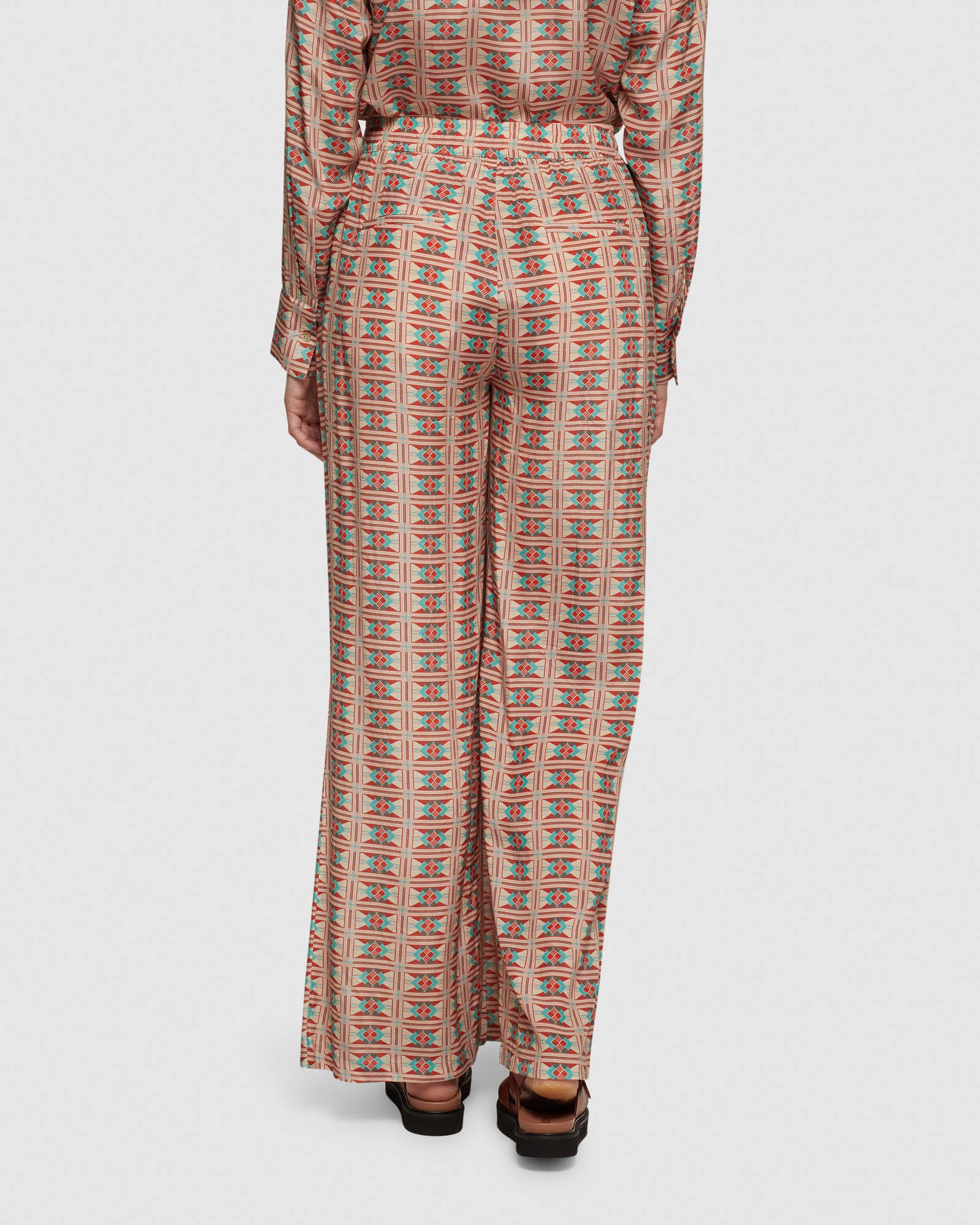 CHANTEL GEO PRINTED WIDE LEG PANTS