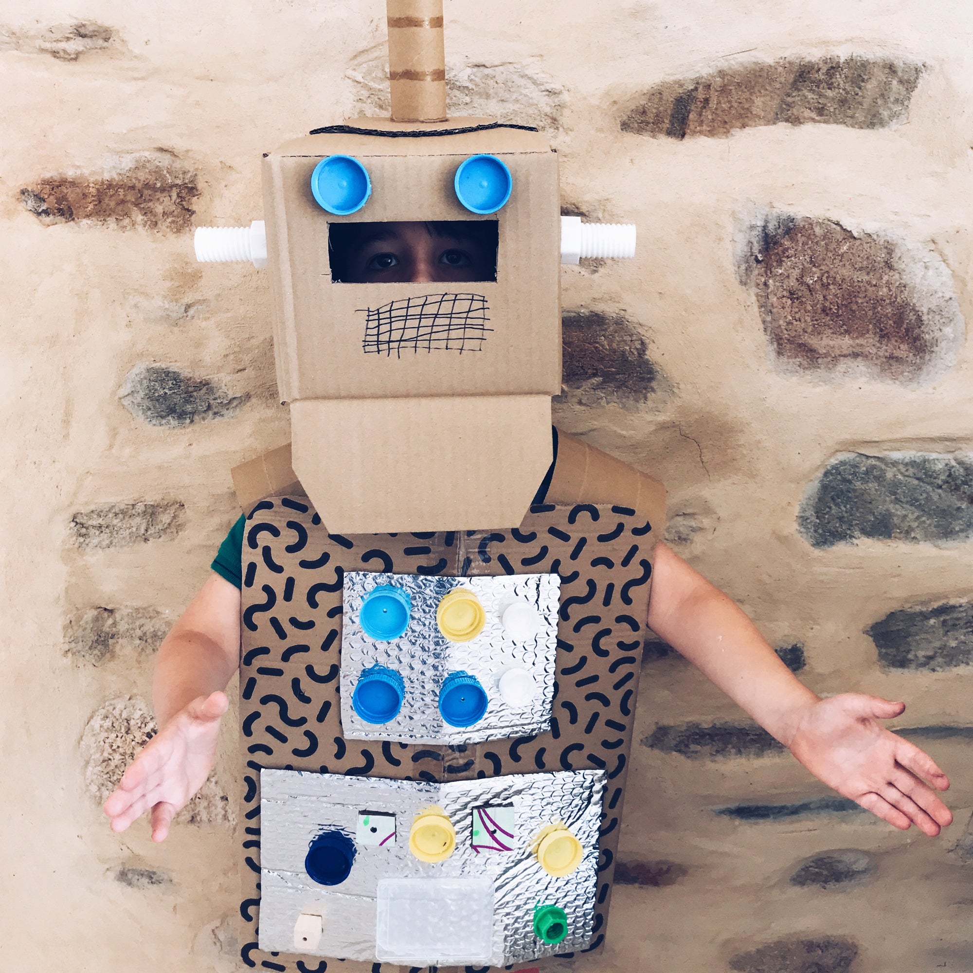 Игра костюм робота. Костюм робота. Робо костюмы. Костюм робота для мальчика. Робот костюм для ребенка.