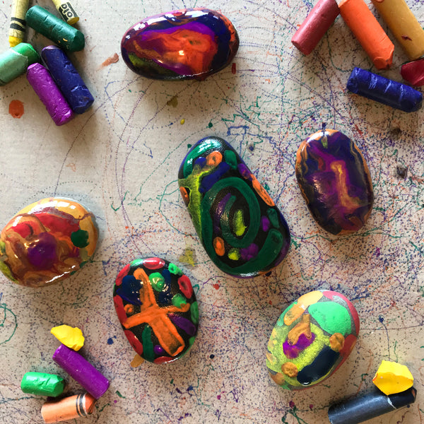 MELTED CRAYON ROCKS! Super fun and simple craft with kids! 