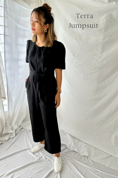 Terra Jumpsuit in black linen