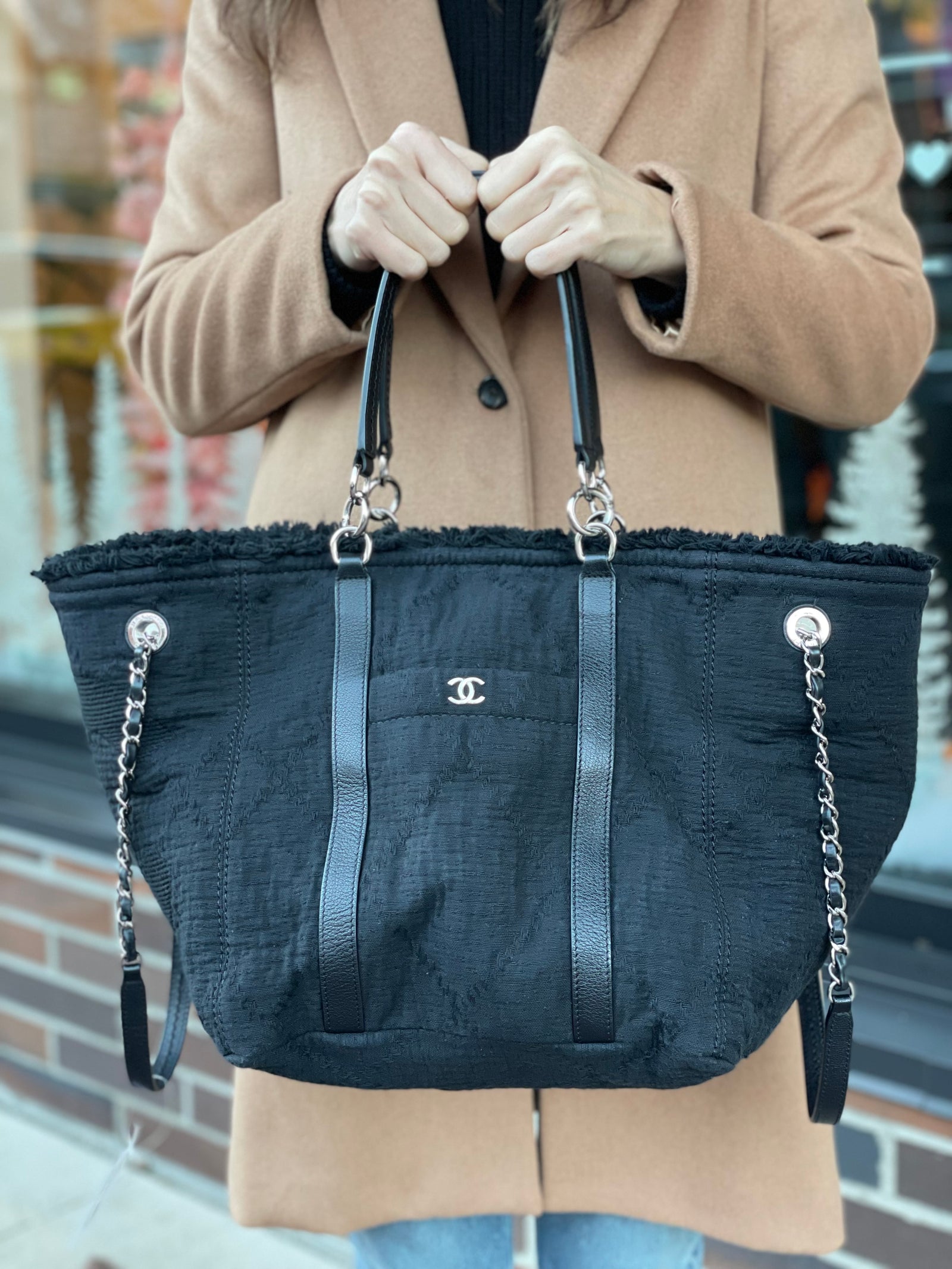 Louis Vuitton Saumur Crossbody Review – Closet Connection Resale