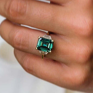 Gorgeous Asscher Cut Three Stone Emerald Green Engagement Ring In Sterling Silver