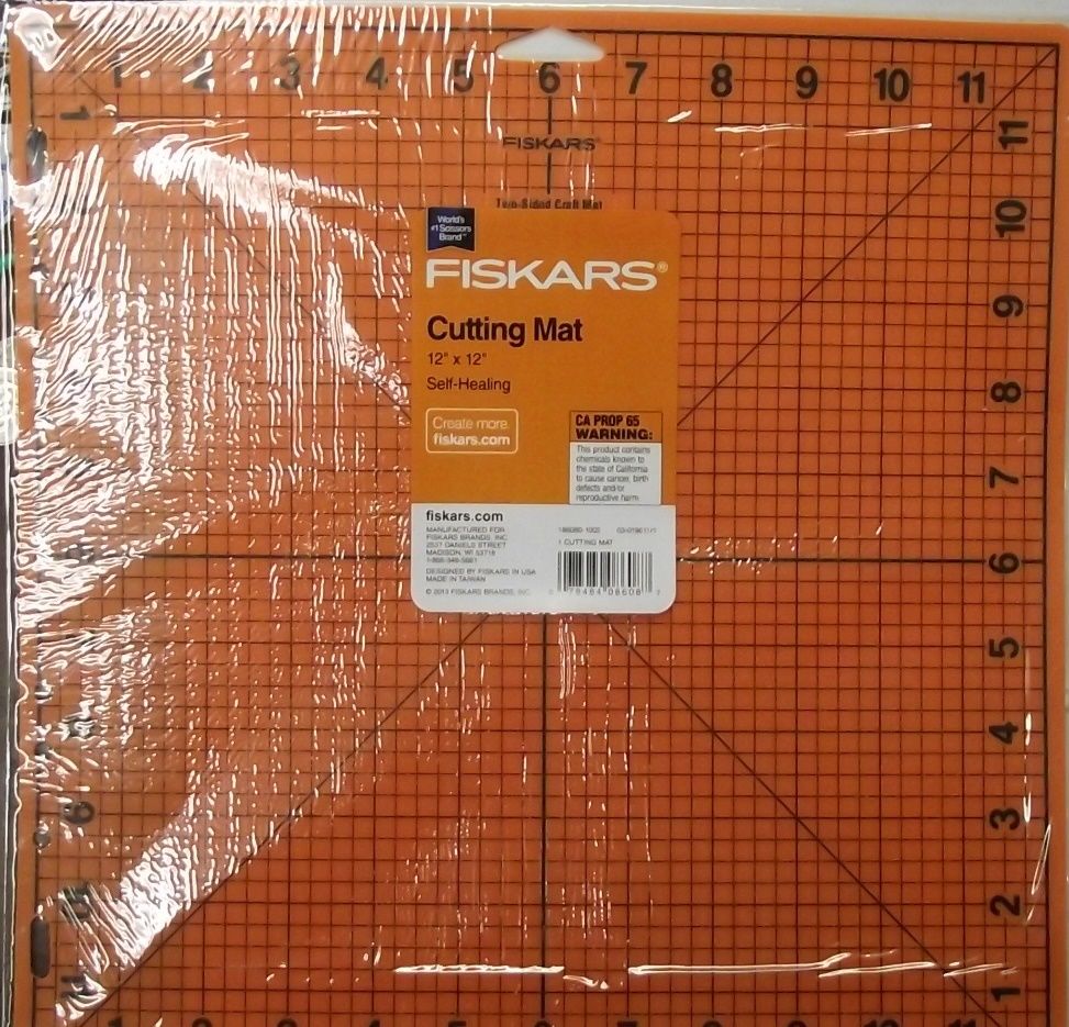 Fiskars Self-Healing Cutting Mat, 12 x 18, Gray