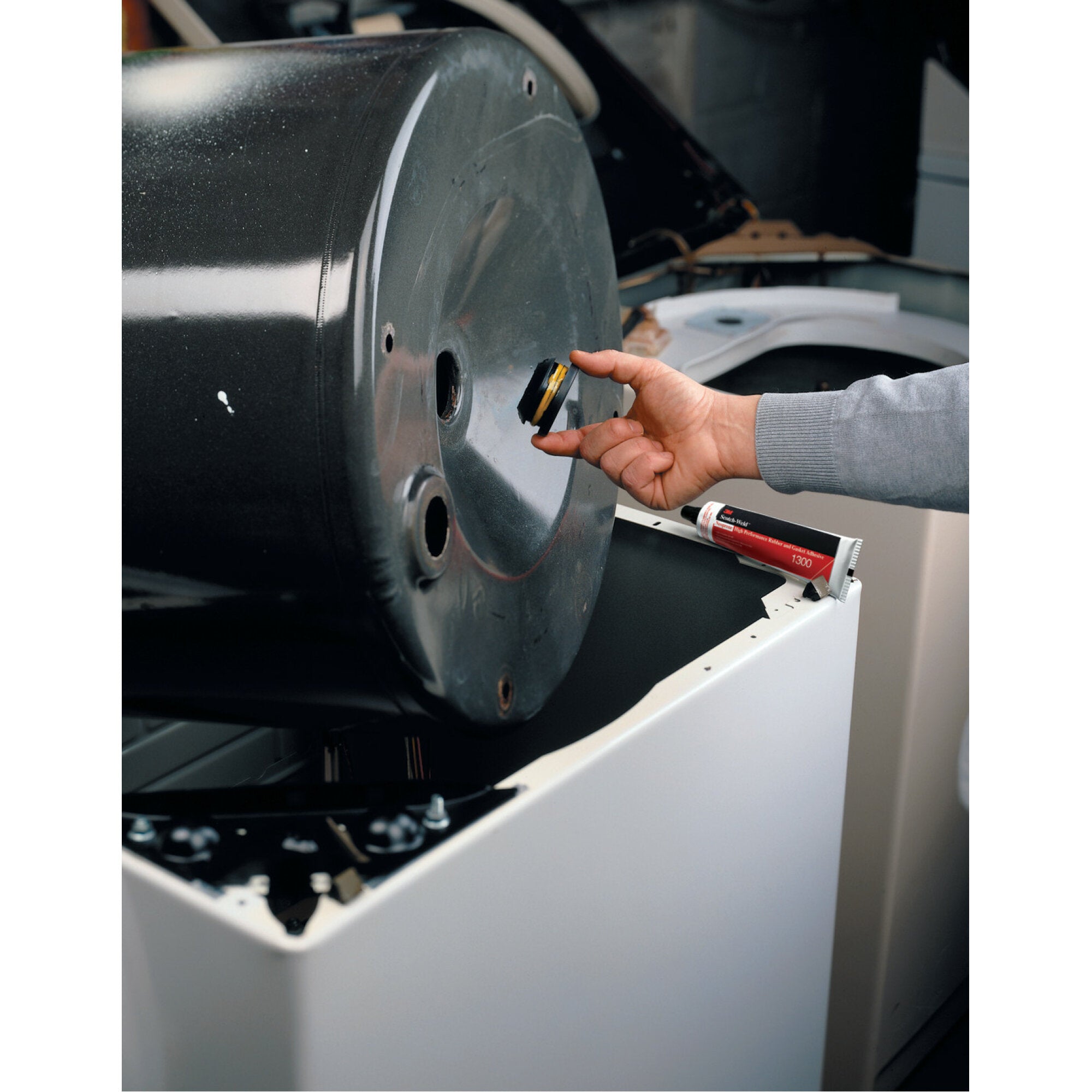 5Oz Tube of 3M's High-Performance Neoprene Rubber and Gasket Adhesive 1300 in Yellow