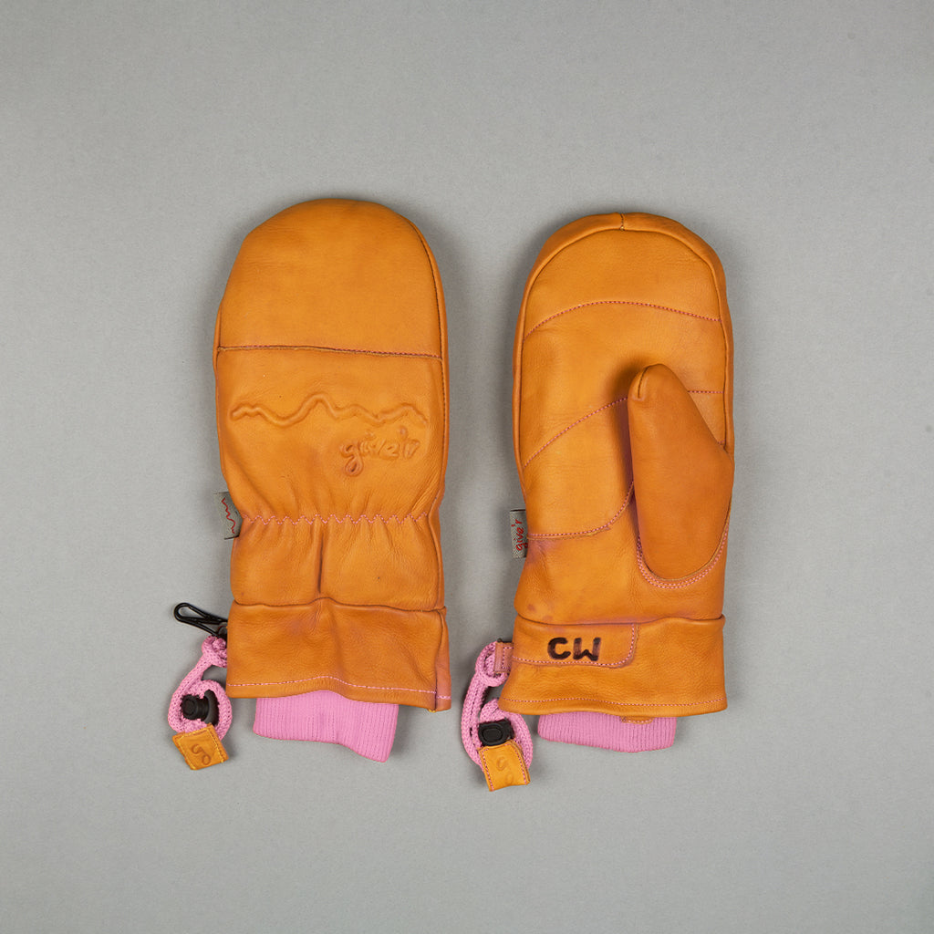 limited-edition-bca-frontier-mittens