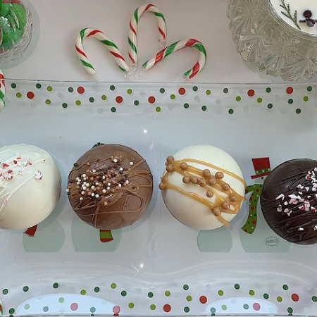 Kaily Creates, Hot chocolate bombs all winter in Ottawa, Ottawa salted caramel and peppermint hot chocolate bombs