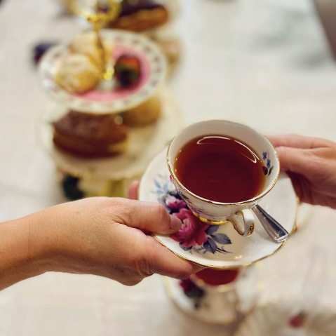 Mother's Day tea in Ottawa, Afternoon tea from Mint & Honey, Chantilly Vintage Rentals, paint night in Ottawa for Mother's Day May 2021, high tea event 
