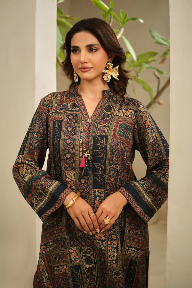 Manto Women's Ready to Wear Black Musafir Kurta with Urdu Calligraphy