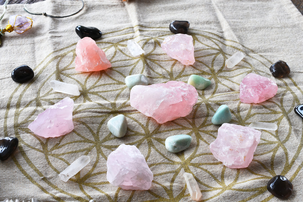 Rose Quartz Meanings, Uses, Healing Properties & & Key Benefits - Earth  Inspired Gifts
