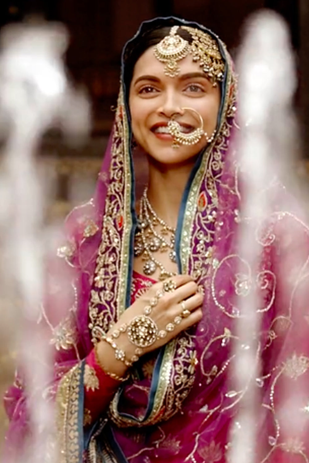 Top 4 Dresses of Deepika Padukodne in Bajirao Mastani | Indian Fashion  Mantra