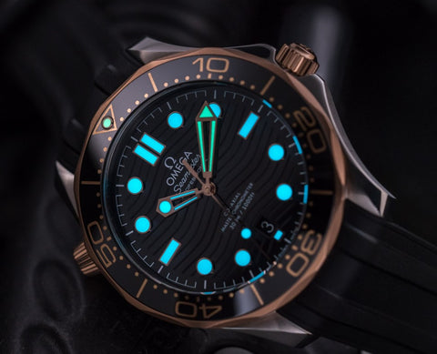 The-two-colour-lume-on-Omega-Seamaster-watches-Zurichberg