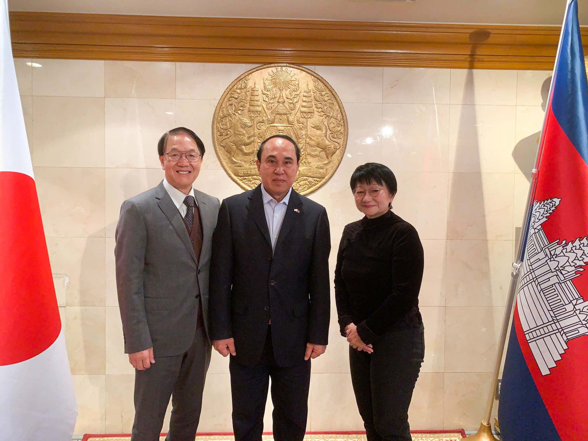 カンボジア大使と佐々木明子さん