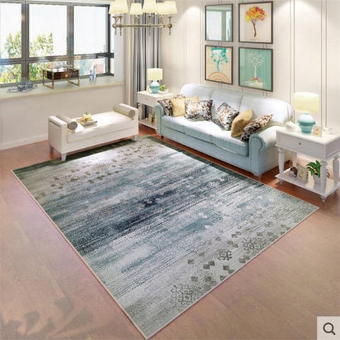 Tapis de salon un peut usée avec sur la photo de beaux meuble et un canapée