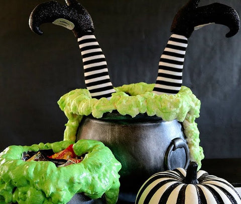 Black and Gold Halloween Party Ideas - Michelle's Party Plan-It