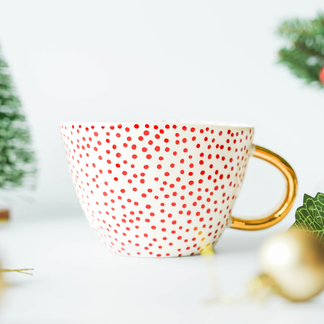 https://cdn.shopify.com/s/files/1/0121/8337/1834/products/SpottedMug.jpg?v=1669793930&width=1100