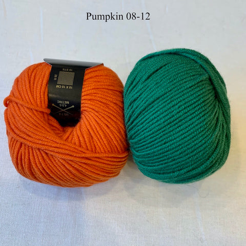 photo of yarn skeins