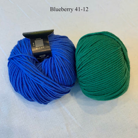 photo of yarn skeins