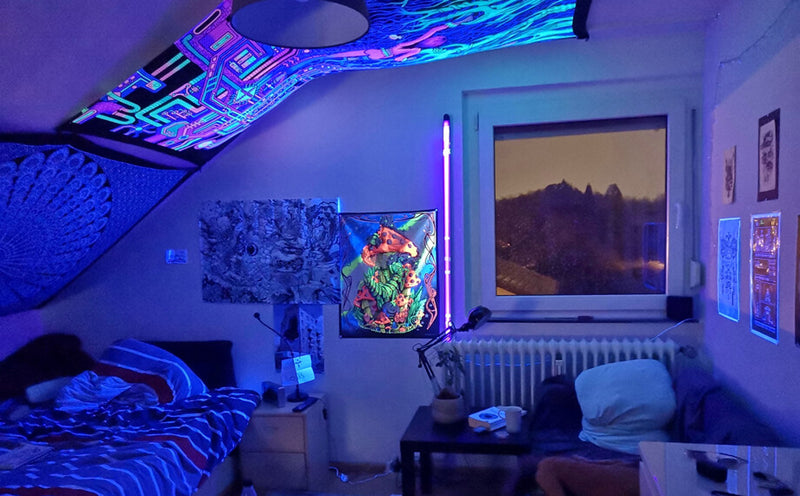 Neon graffiti  Black light room, Black lights bedroom, Glow paint