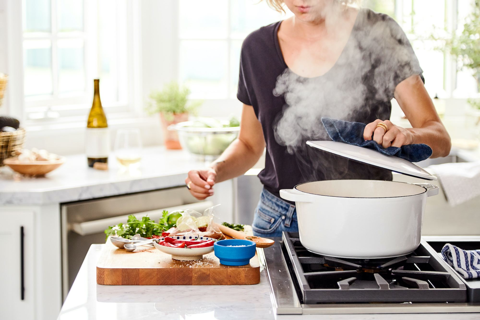 Dutch oven: An essential cookware item for the kitchen - Times of India