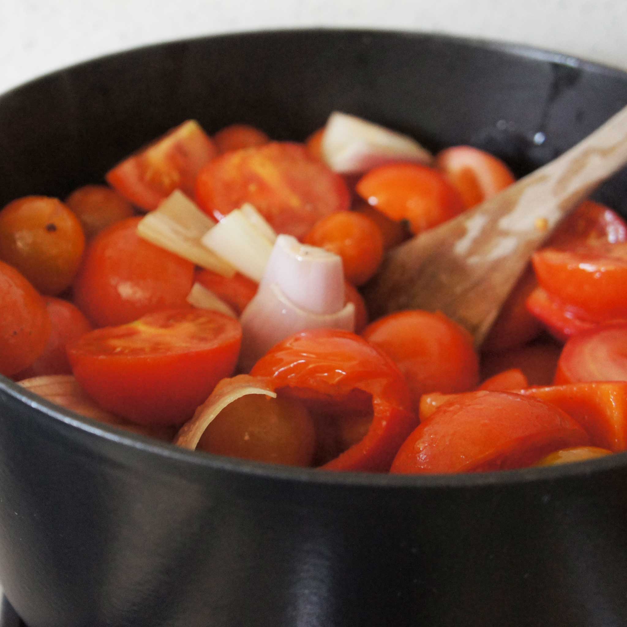 Batch-cooking tomato sauce