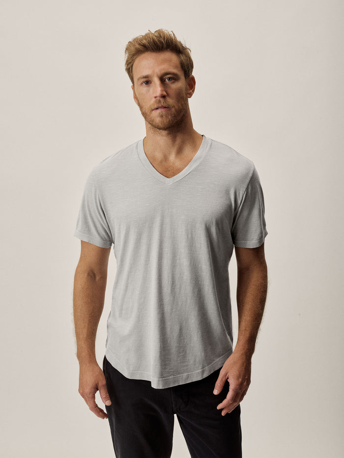 Men's Tees: Short Sleeve Pocket Tees, V-Neck & More | Buck Mason