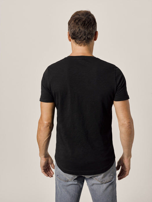 Black Slub Curved Hem V-Neck – Buck Mason