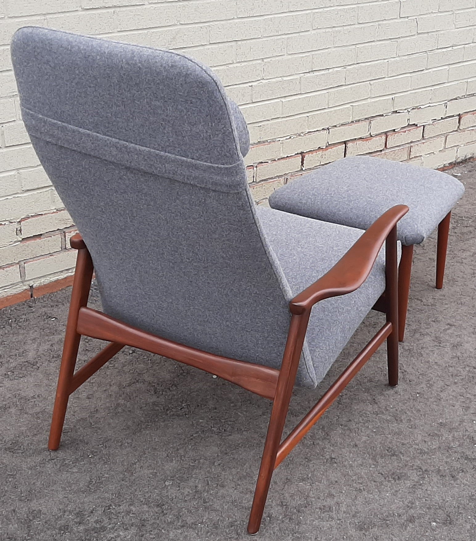 reupholster mid century lounge chair