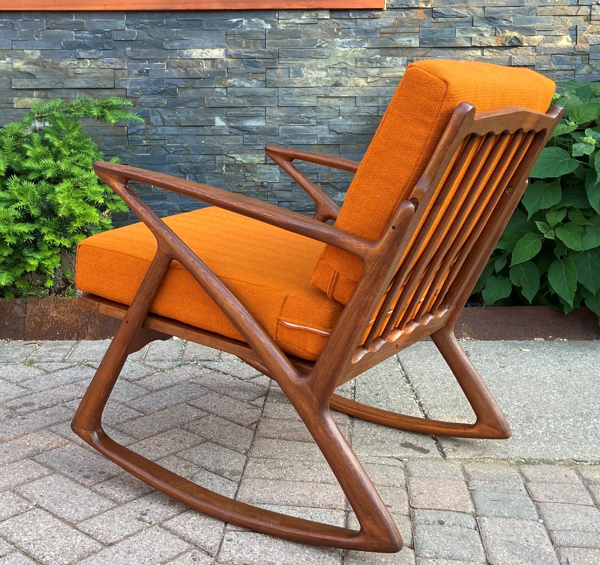 mid century modern nursing chair