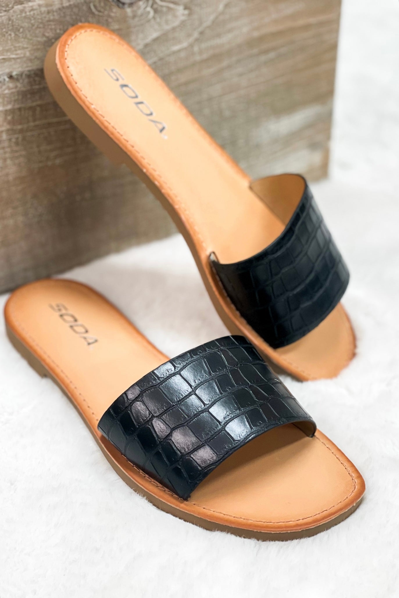 The Darby Sandal - Black