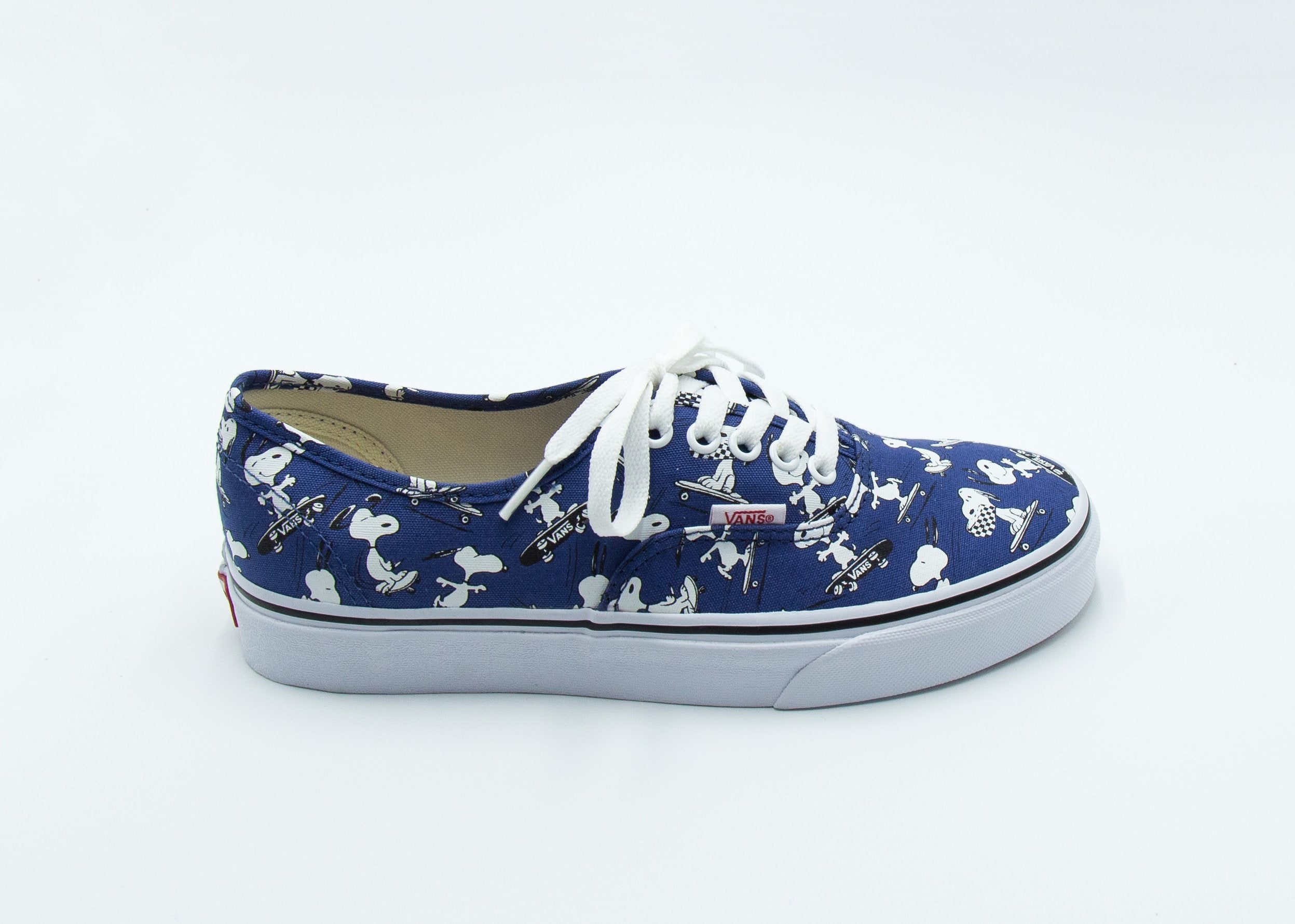 vans authentic snoopy