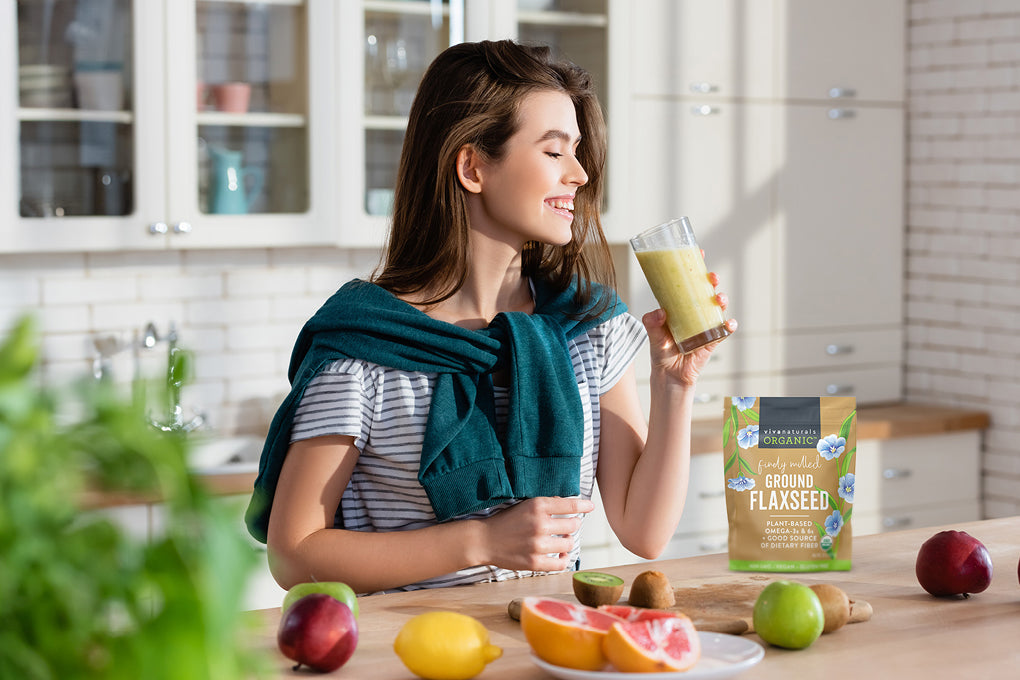 woman drinking smoothies