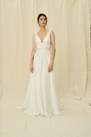 ApolloBox Romantic Pearl Bridal Veil