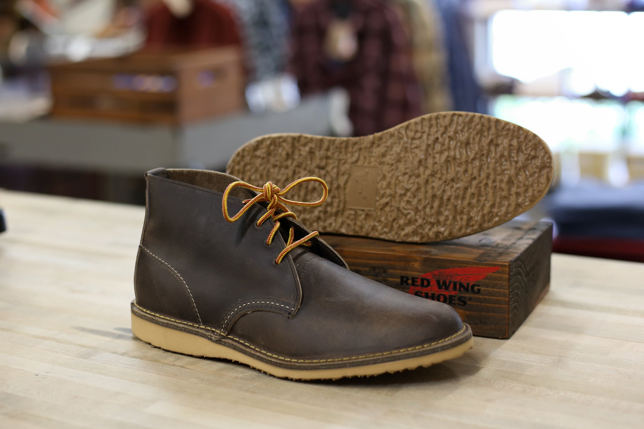 red wing heritage men's weekender chukka boot