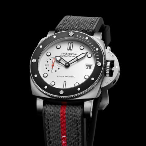 The new Submersible Luna Rossa PAM01579