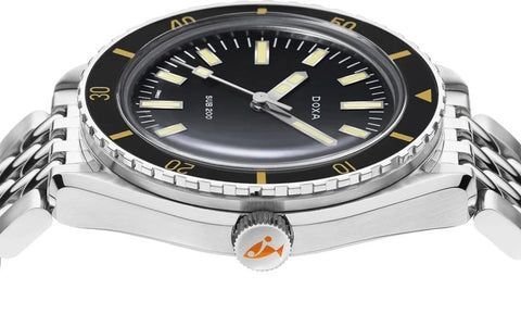 doxa-watch-sub-200-sharkhunter-bracelet