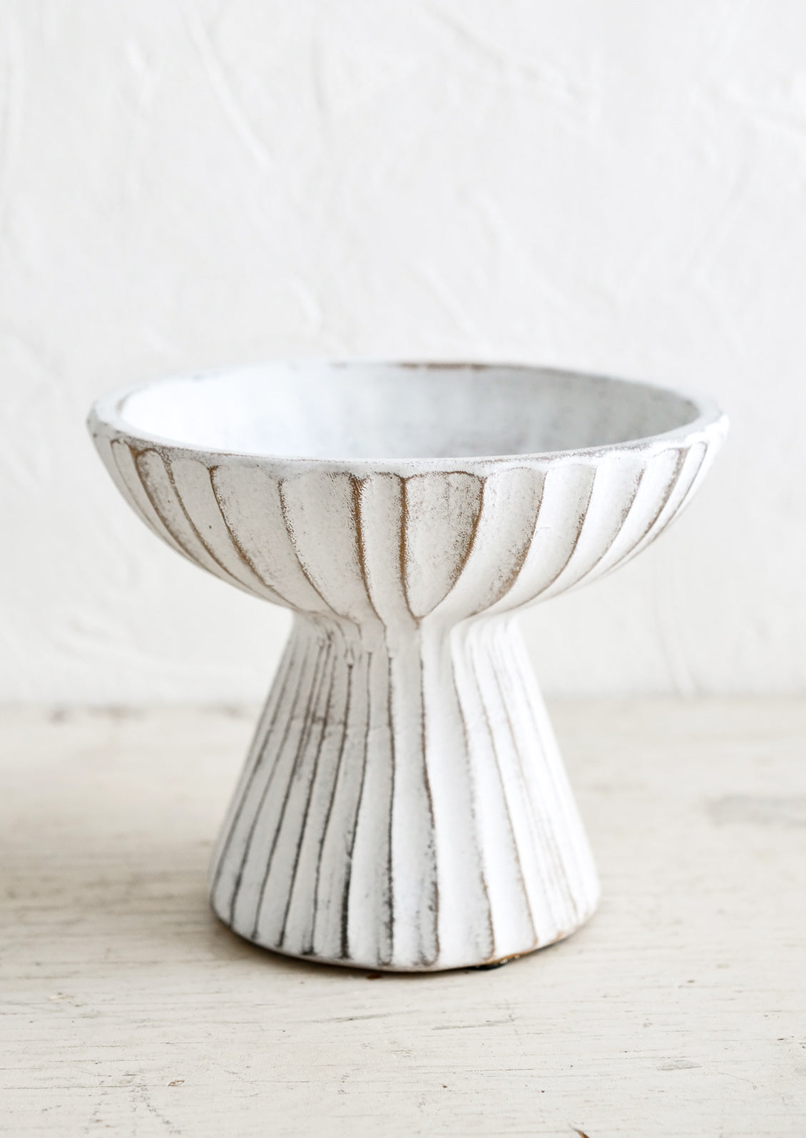 pedestal bowl ceramic