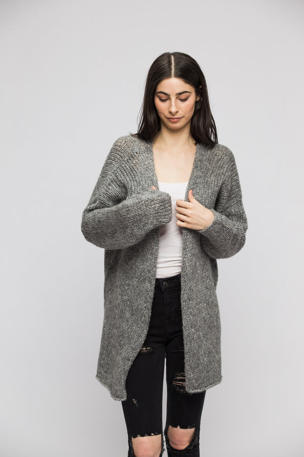 Oversized alpaca grey cardigan.