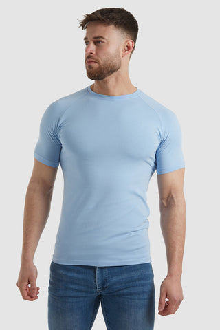 best fitting t-shirts for athletic build