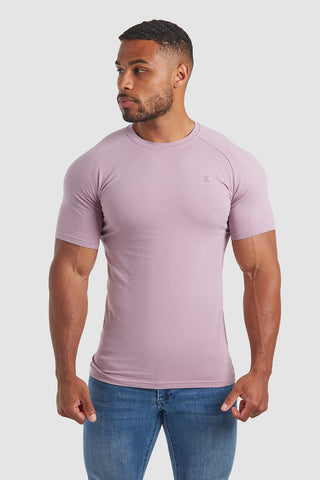 how do essential t shirt fit an athlete man