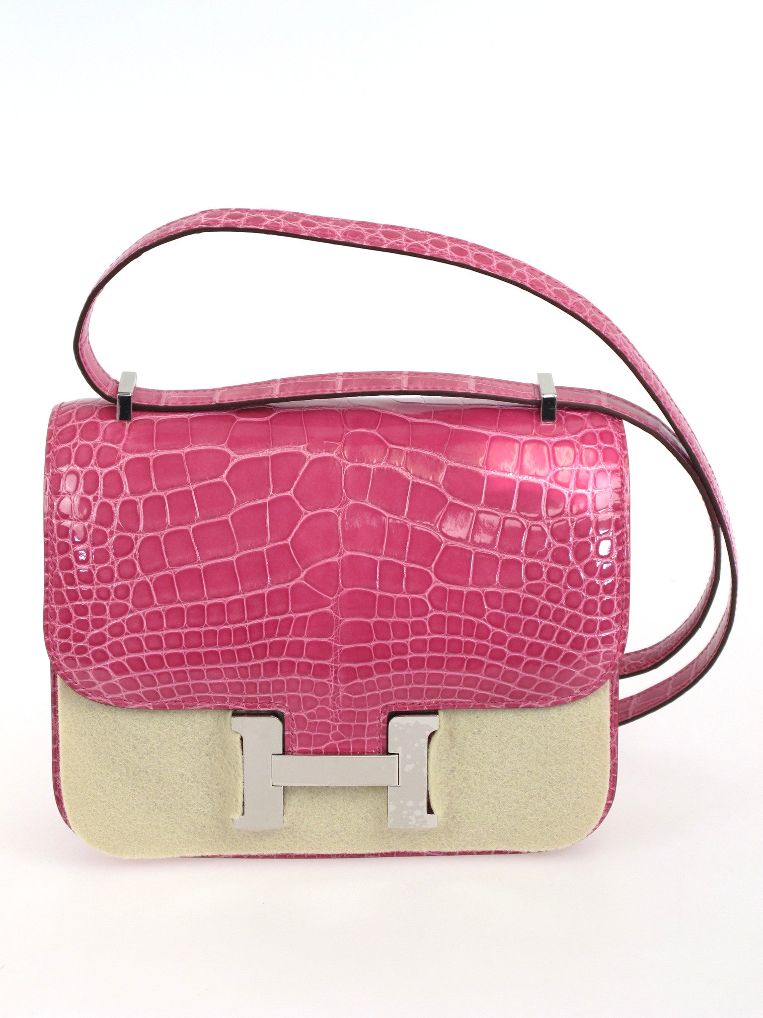  HERMES  Alligator  Constance  18cm Palladium Hardware Q Stamp 