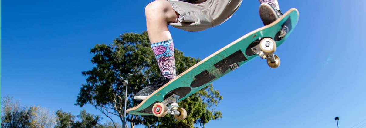 Pom pom skateboard