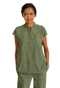 Healing Hands Jorney Camo Nurses Top Style 2352. Colour olive green. Has a mandarin collar with half placket along with a back yoke and pleat for a modern fit.