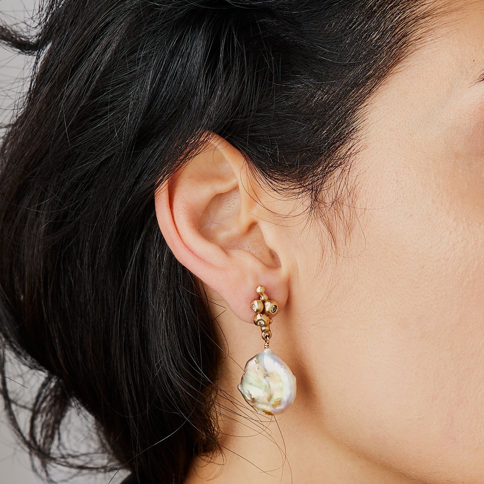 CALDERA BRONZE PEARL EARRING