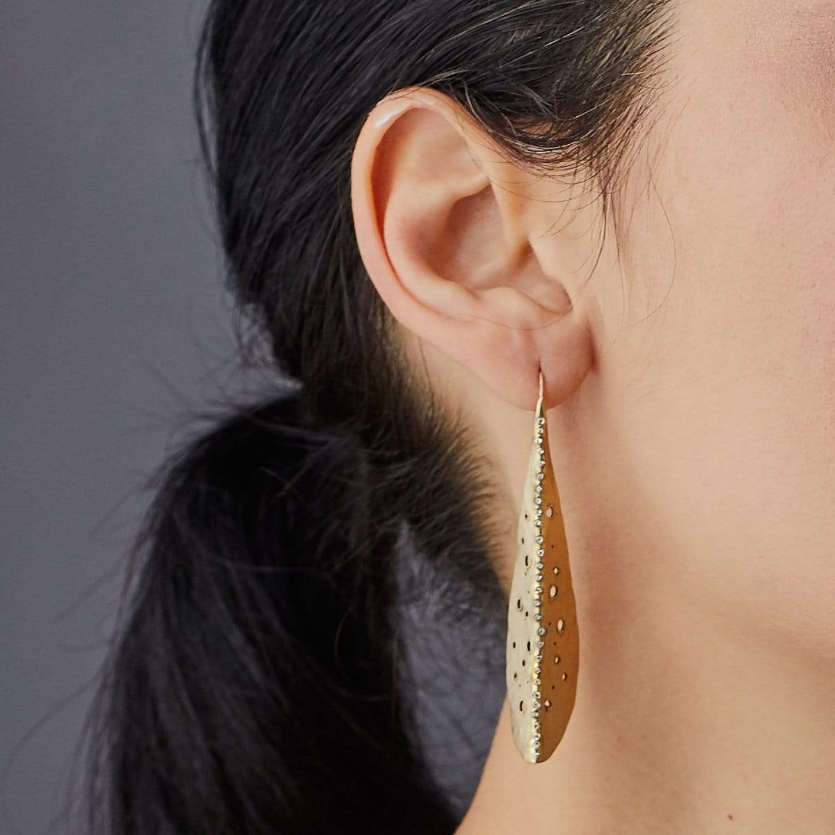 PIERCED LEAF BRONZE EARRING