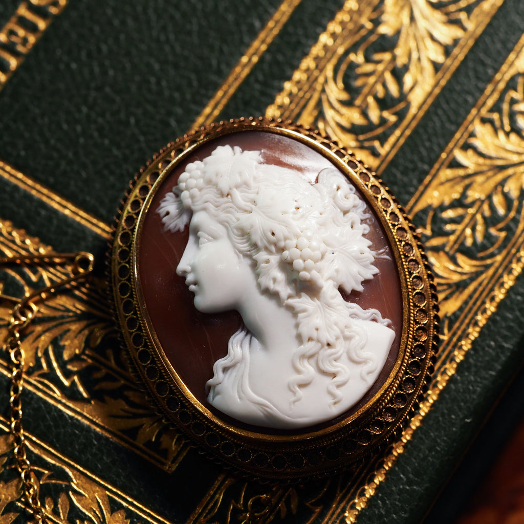 Antique Victorian 18ct Gold Shell Cameo Brooch with Figural Maenad/Bacchante - c.1860