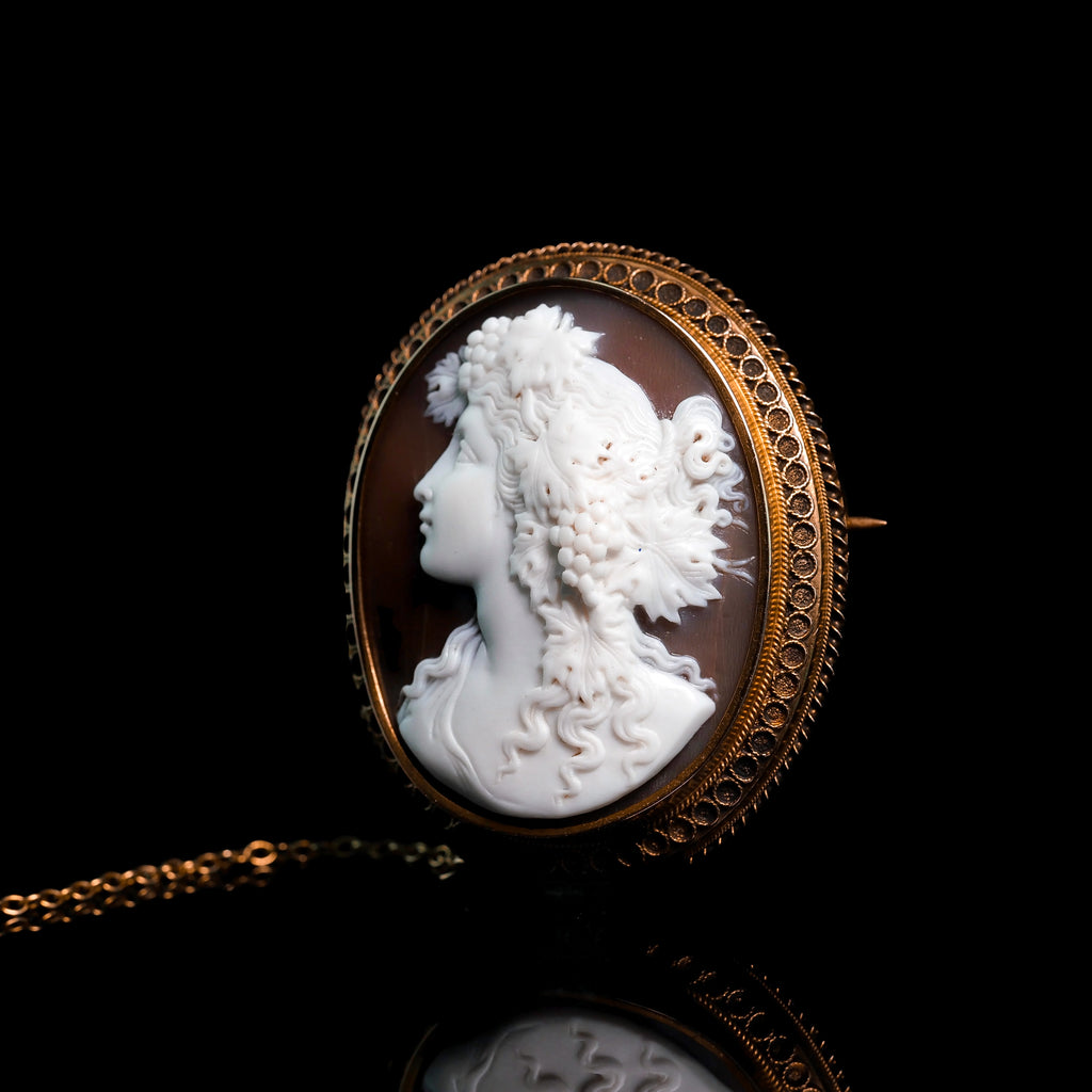 Antique Victorian 18ct Gold Shell Cameo Brooch with Figural Maenad/Bacchante - c.1860